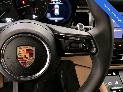 Used 2025 Porsche Macan AWD/4WD image 24