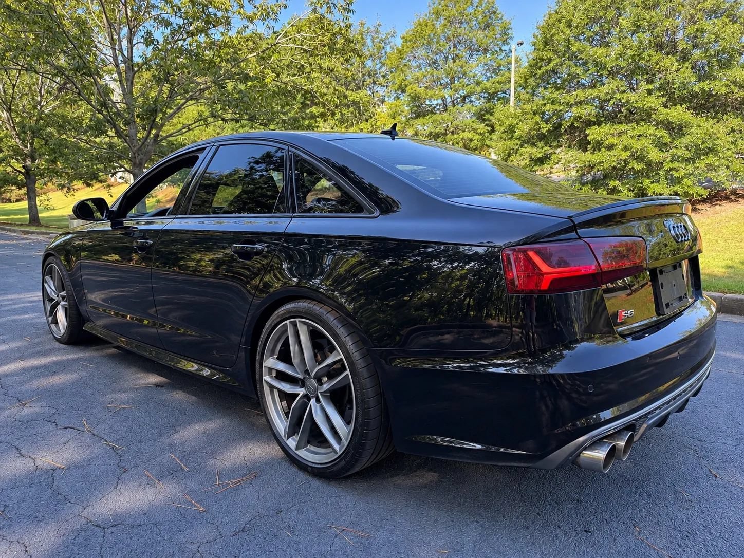 Used 2017 Audi S6 Premium Plus w/ Driver Assistance Package AWD/4WD image 4