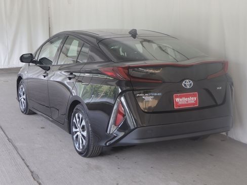 Used 2020 Toyota Prius Prime XLE FWD image 26
