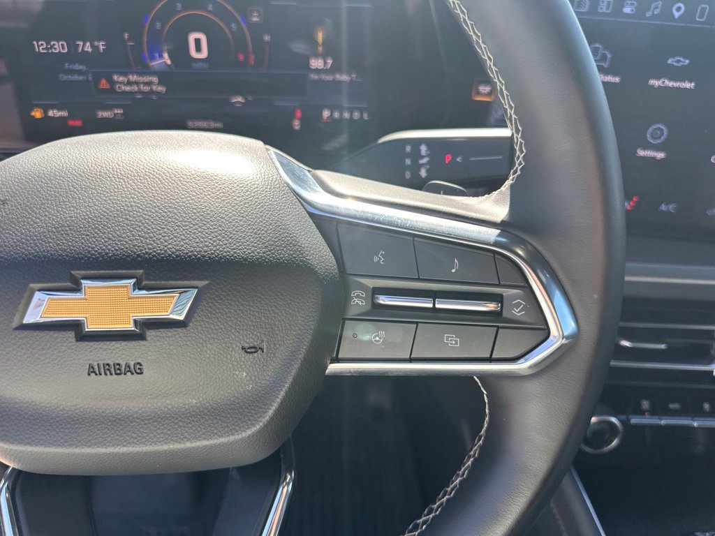 Used 2025 Chevrolet Traverse LT AWD/4WD image 19