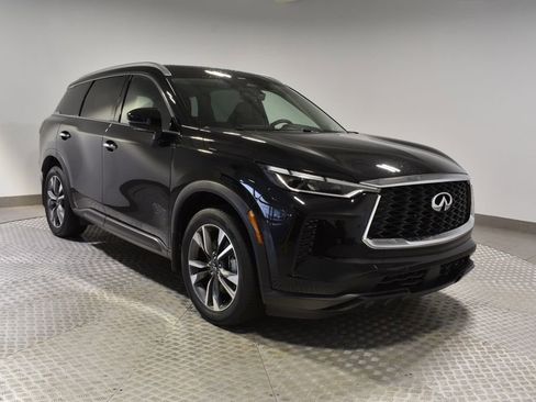 Certified 2025 INFINITI QX60 Luxe w/ Vision Package image 8