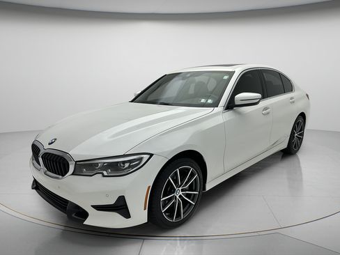 Used 2020 BMW 330i xDrive Sedan w/ Convenience Package AWD/4WD image 3