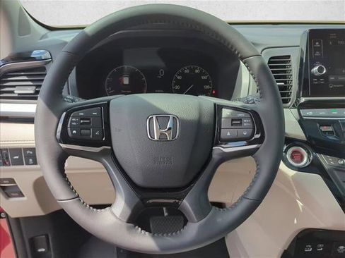 New 2026 Honda Odyssey Touring image 22