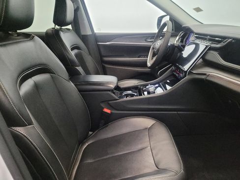 Used 2022 Jeep Grand Cherokee Limited 4xe image 21