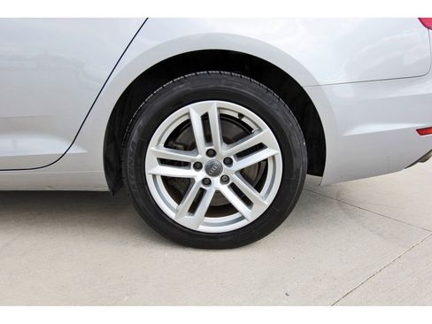 Used 2017 Audi A4 2.0T Premium image 31