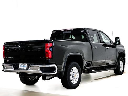 Used 2024 Chevrolet Silverado 2500 LTZ w/ LTZ Plus Package AWD/4WD image 5