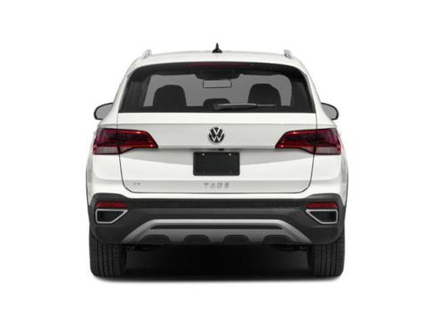 Used 2024 Volkswagen Taos SE w/ Panoramic Sunroof Package AWD/4WD image 5