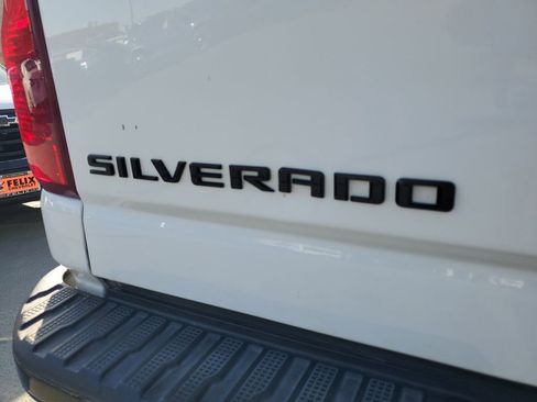 Used 2023 Chevrolet Silverado 2500 Custom w/ Custom Value Package image 8