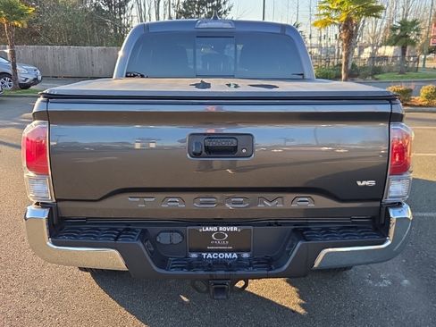 Used 2021 Toyota Tacoma TRD Off-Road image 6