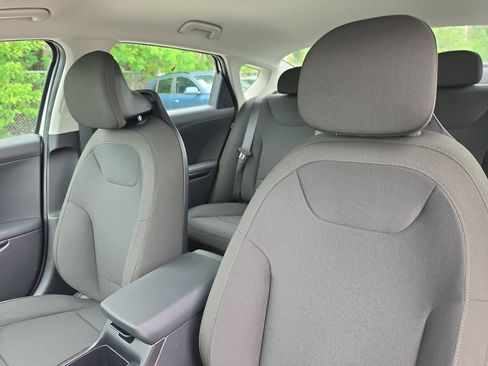 New 2026 Kia K4 FWD image 21