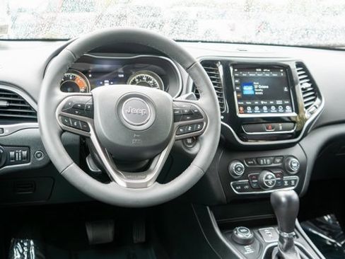 Used 2022 Jeep Cherokee Limited image 13