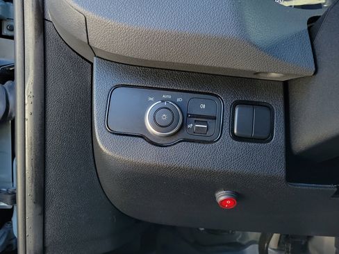 Used 2021 Mercedes-Benz Sprinter 144 Cargo image 10