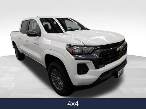 Used 2023 Chevrolet Colorado LT w/ LT Convenience Package II AWD/4WD image 15