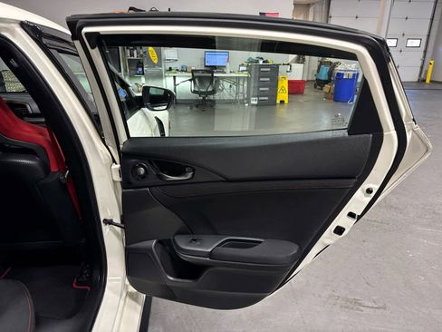 Used 2019 Honda Civic Type R image 26