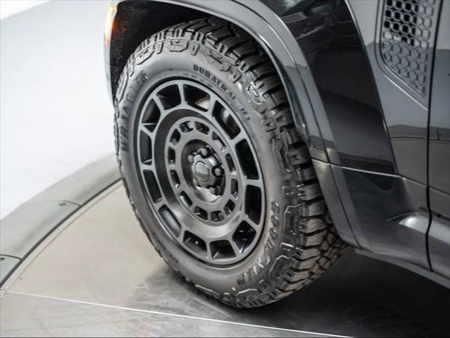 New 2026 Land Rover Defender 110 OCTA AWD/4WD image 11