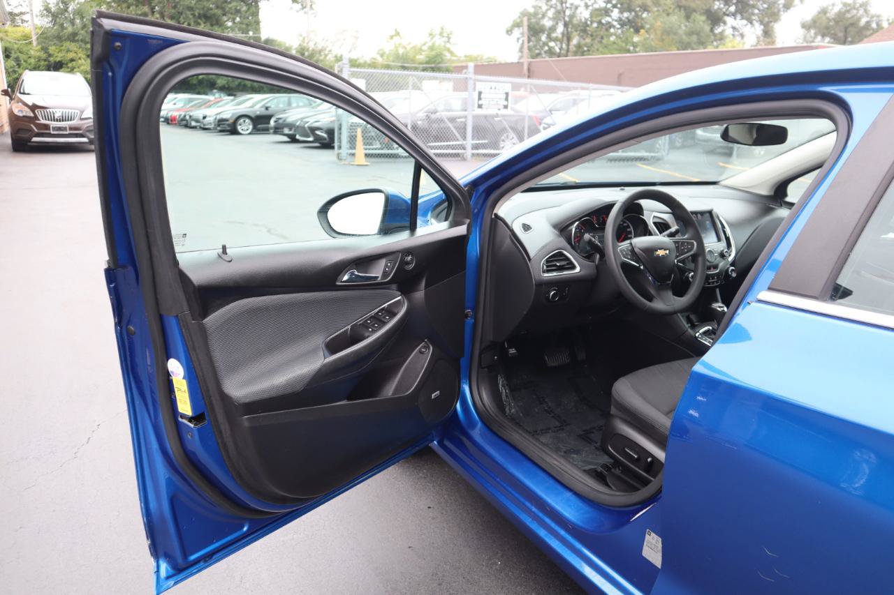 Used 2016 Chevrolet Cruze LT w/ Sun And Sound Package FWD image 18