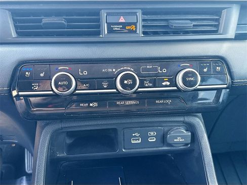 Used 2024 Honda Pilot Elite image 16