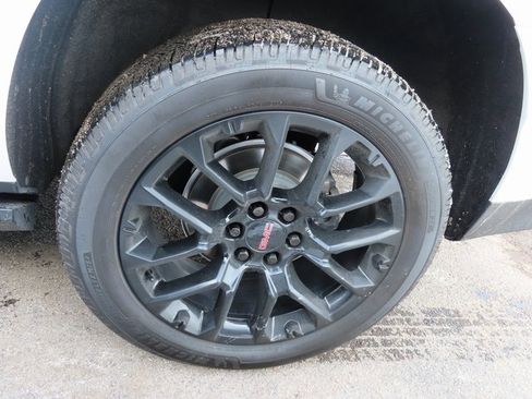 Certified 2023 GMC Yukon Denali image 44