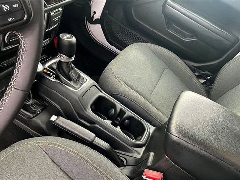 Used 2025 Jeep Wrangler Unlimited Sport AWD/4WD image 19