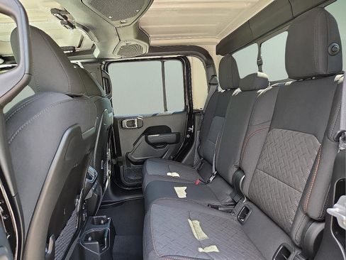 New 2025 Jeep Gladiator Mojave w/ Steel Bumper Group image 10