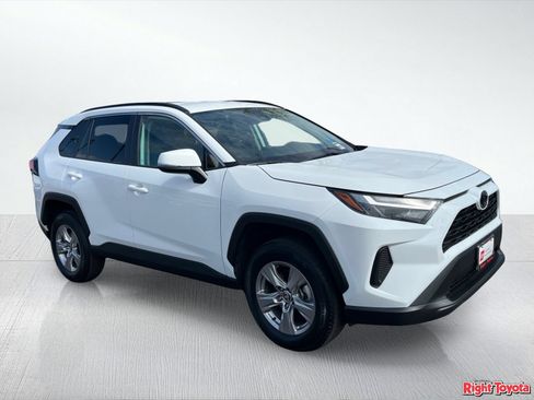 Certified 2025 Toyota RAV4 XLE FWD image 9