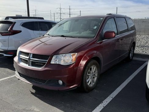 Used 2018 Dodge Grand Caravan SXT image 1
