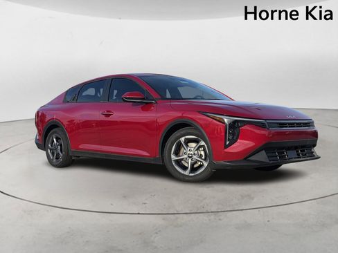 New 2025 Kia K4 LXS image 2