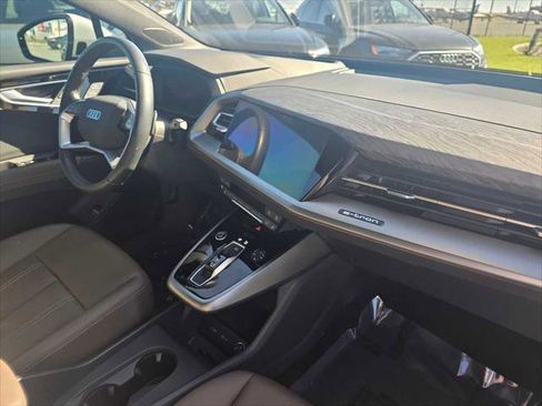Used 2024 Audi Q4 e-tron Prestige image 13