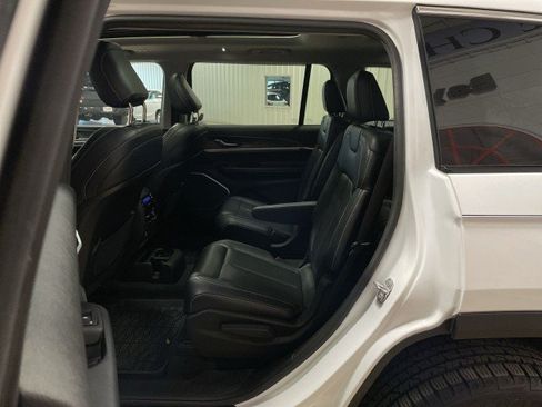 Used 2021 Jeep Grand Cherokee L Limited AWD/4WD image 25