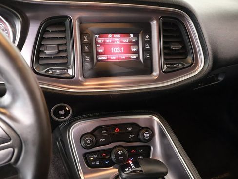 Used 2017 Dodge Challenger SXT image 5