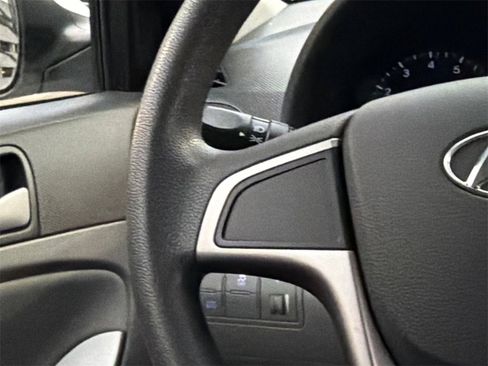 Used 2017 Hyundai Accent SE image 19