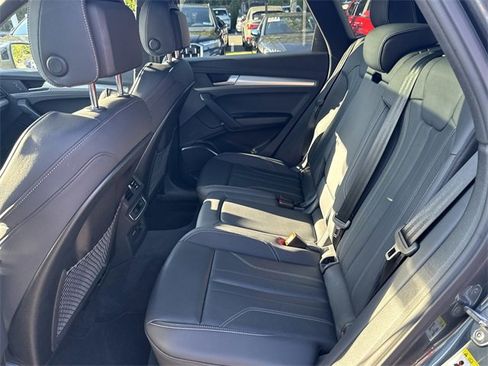 Certified 2025 Audi Q5 2.0T Premium w/ Convenience Plus Package image 34