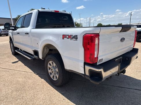 Used 2024 Ford F250 XLT w/ FX4 Off-Road Package AWD/4WD image 5