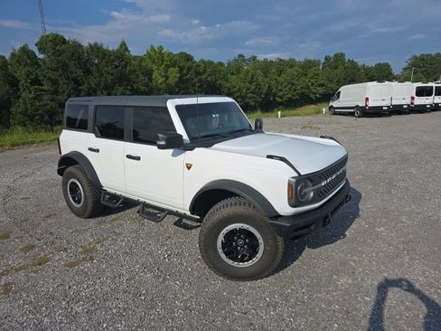 Used 2024 Ford Bronco Badlands AWD/4WD image 2
