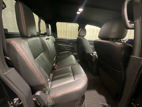 Used 2023 Nissan Titan PRO-4X w/ Pro-4x Convenience Package AWD/4WD image 17