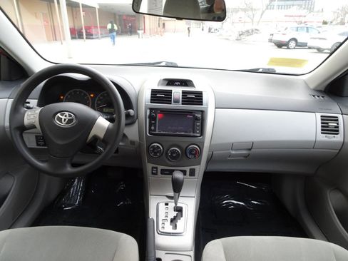 Used 2013 Toyota Corolla LE image 13