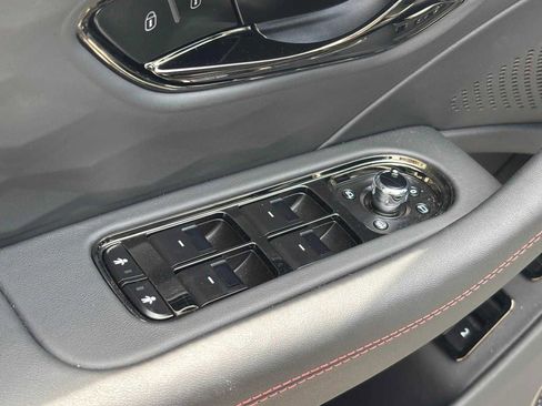 New 2025 Bentley Flying Spur Plug-In Hybrid image 42