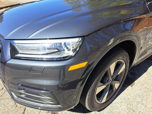 Used 2020 Audi Q5 2.0T Premium w/ Titanium Sport Package image 22