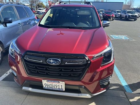 Used 2023 Subaru Forester Touring image 1