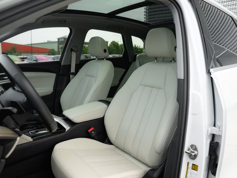 Certified 2025 Audi Q5 Premium AWD/4WD image 18