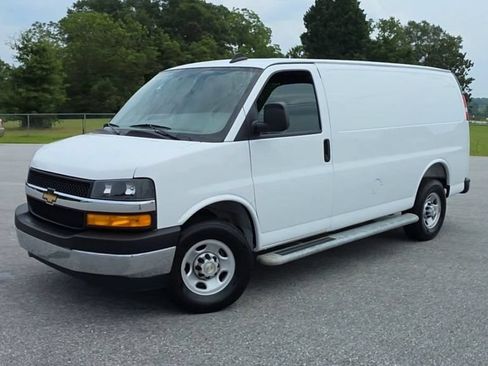 Certified 2025 Chevrolet Express 2500 w/ Driver Convenience Package RWD image 4
