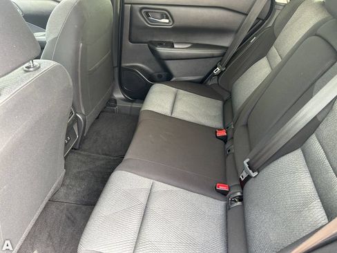 Used 2025 Nissan Rogue SV FWD image 17