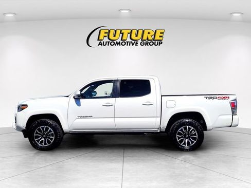 Used 2020 Toyota Tacoma TRD Sport w/ Technology Package image 7