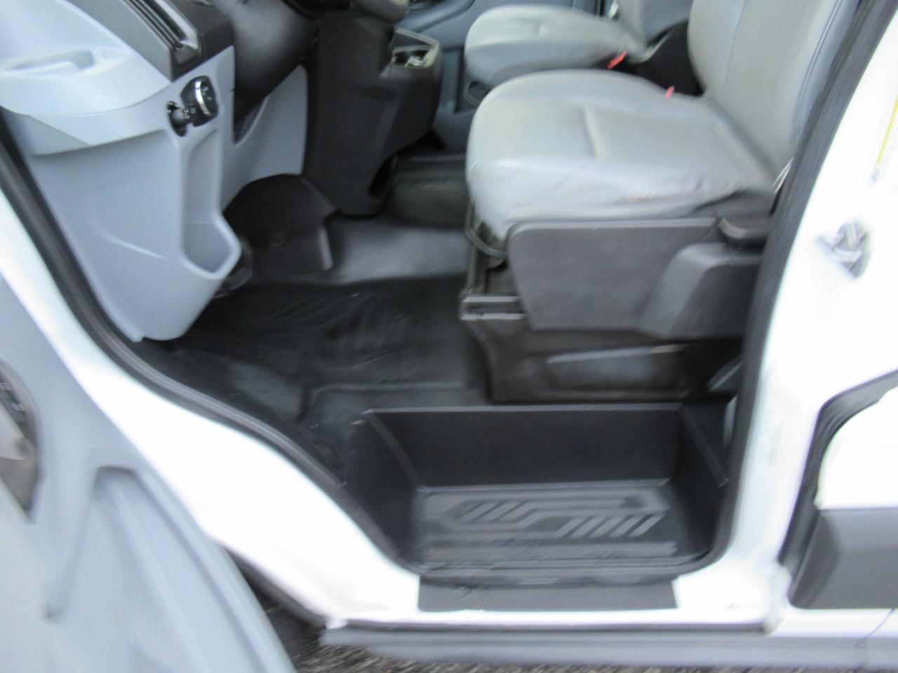 Used 2018 Ford Transit 150 130 Low Roof RWD image 21