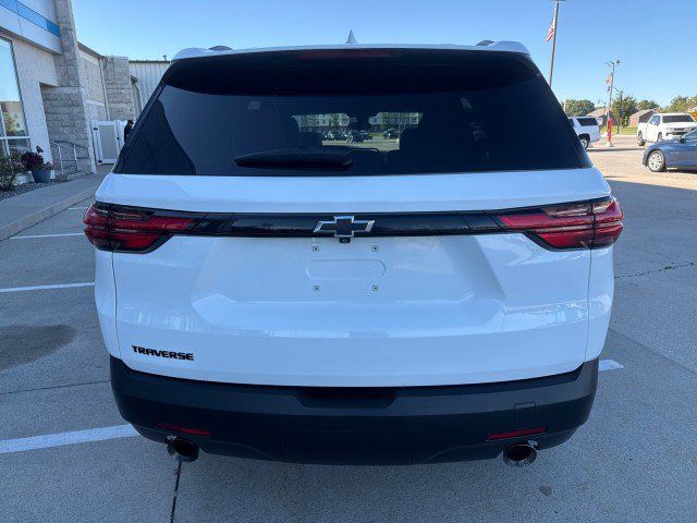 Used 2022 Chevrolet Traverse LS w/ Midnight/Sport Edition FWD image 4