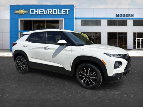 Used 2023 Chevrolet TrailBlazer ACTIV w/ Sun and Liftgate Package AWD/4WD image 6