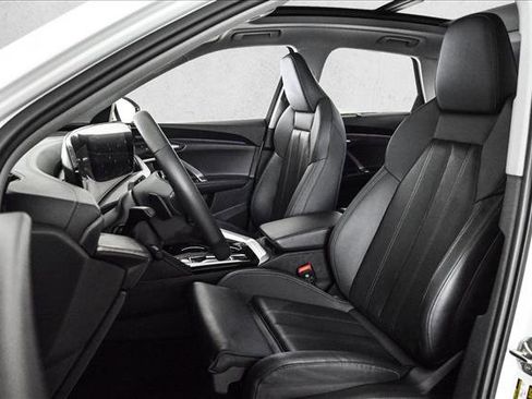 New 2025 Audi Q5 Premium Plus image 17