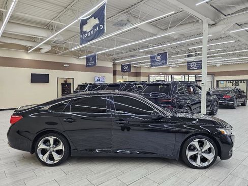 Used 2018 Honda Accord Sport image 5