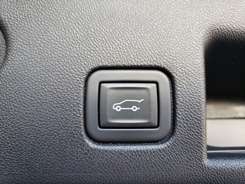 Used 2024 Chevrolet Equinox LT image 12