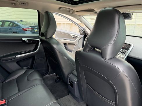 Used 2016 Volvo XC60 T5 Premier image 20